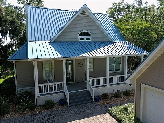 Double wrap-around porch